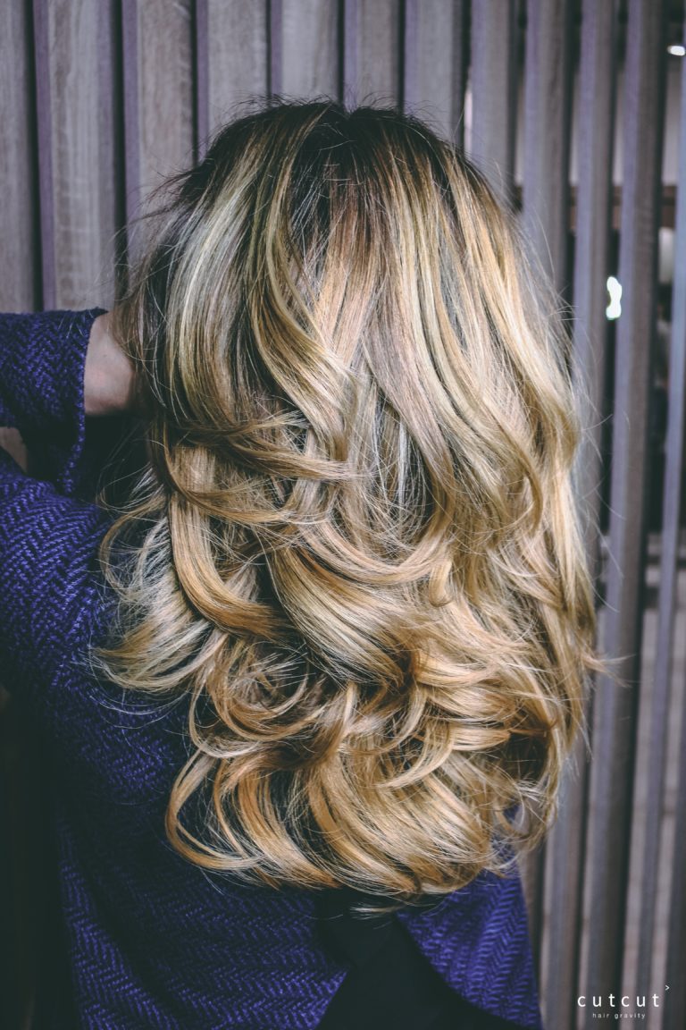 kobiece-dlugie-loki-blond-sombre-galeria-zdjec-najlepszy-fryzjer-poznan